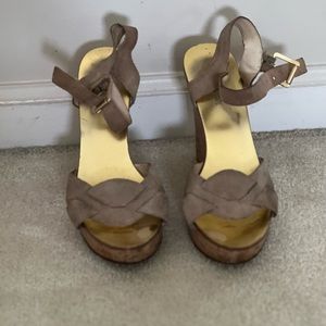 Michael by Michael Kora tan summer wedge sandal 6 1/2